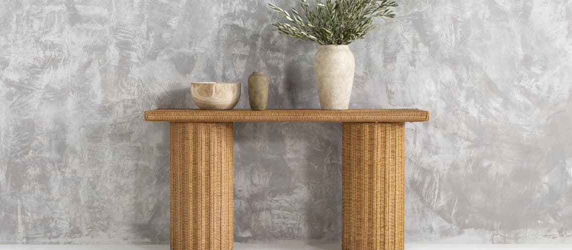 console table decor idea