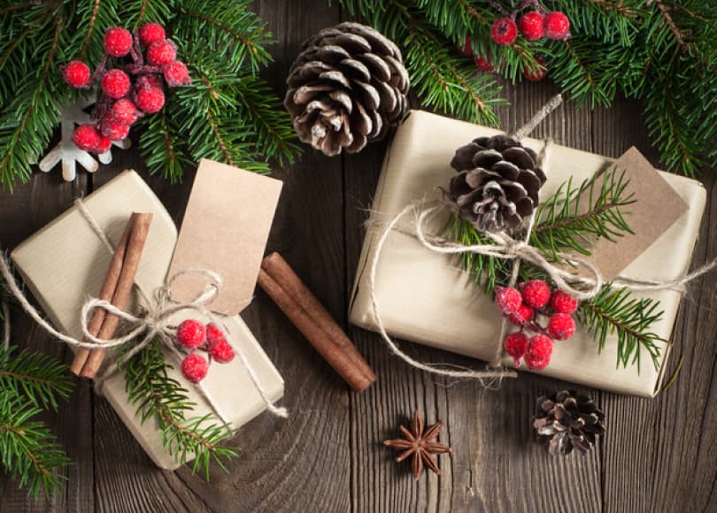 pinecone table decorations