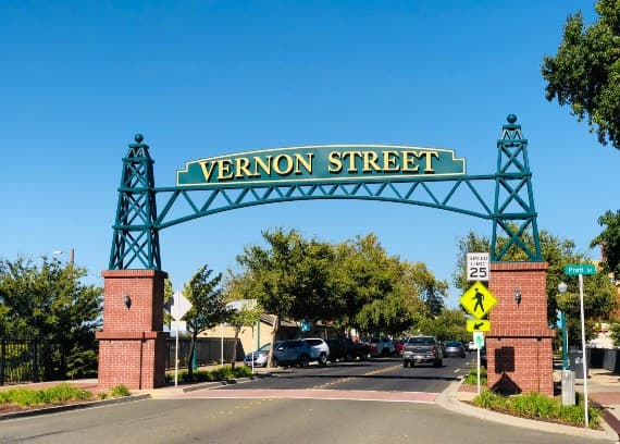 vernon street roseville things to do