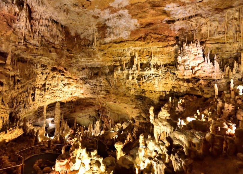 natural bridge caverns